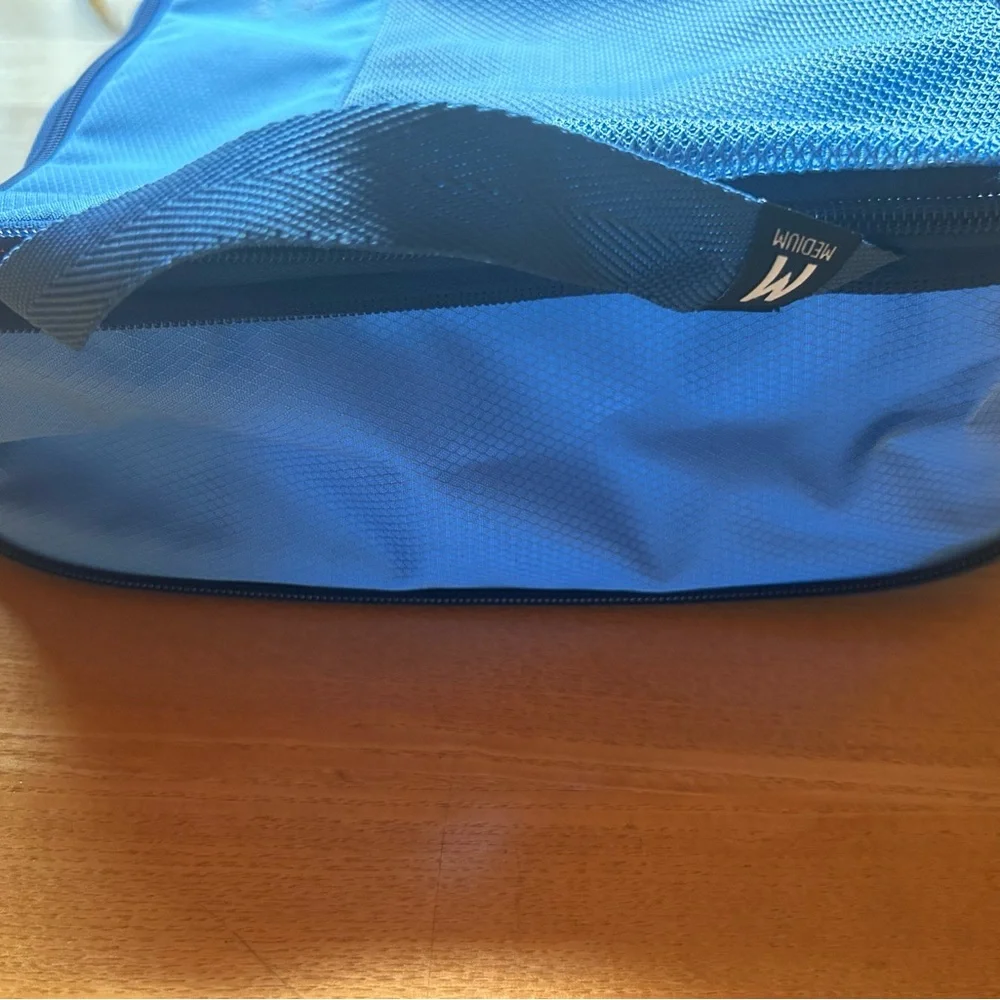 Eagle Creek Meduim Expandable Blue Tablet Sleeve